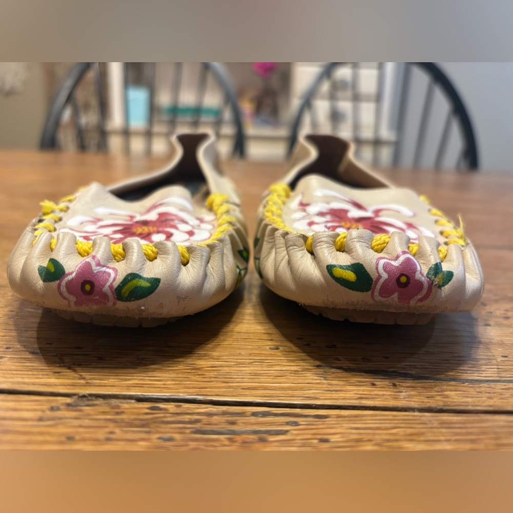 KENZIE Leather Doony Moccasin Flats Boho Painted Flowers Whip Stitched Womens 6 - Picture 2 of 7